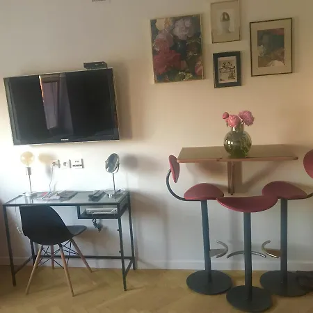 Przystanek Mdm Bed&breakfast Warsaw